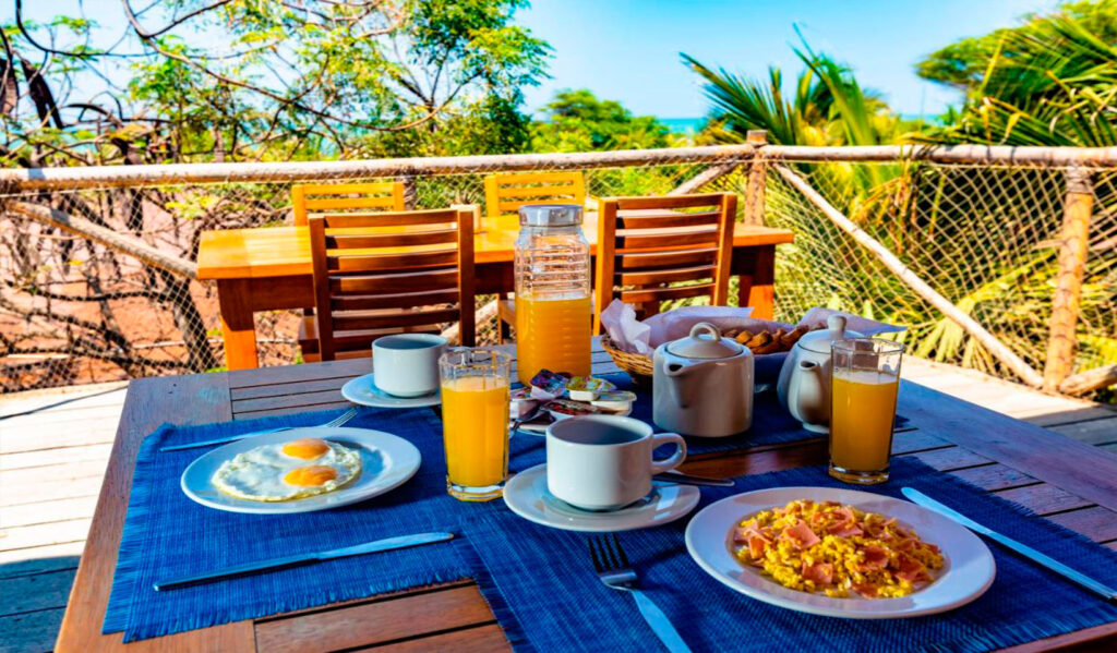 desayuno-Restaurante-bar-hotel-punta-camaron-1024×599-1