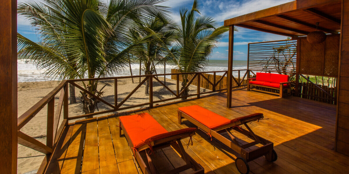 terraza-bungalow-familiar-hotel-punta-camaron-zorritos Terraza del Bungalow Familiar del Hotel Punta Camarón Bungalows & Suites en Zorritos, Tumbes